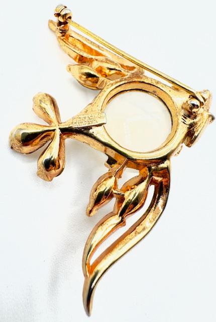 AlfredRare 1953 Alfred Phillipe Crown Trifari Gold Tone Angel Fish Jelly Fish brooch - Black Dog Vintage