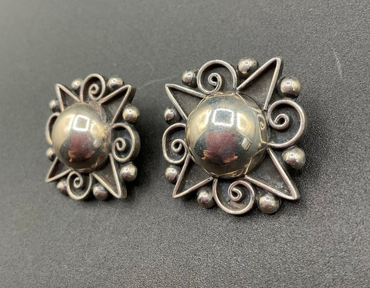 Black Dog VintageArt Deco Sterling Silver Taxco Mexico Star Earrings - Black Dog Vintage