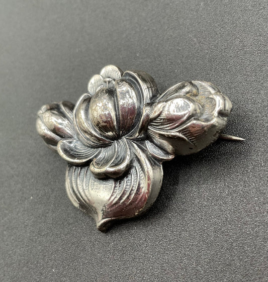 Black Dog VintageMid Century Jewel Art Waterlily Small Vintage Sterling Silver Brooch - Black Dog Vintage