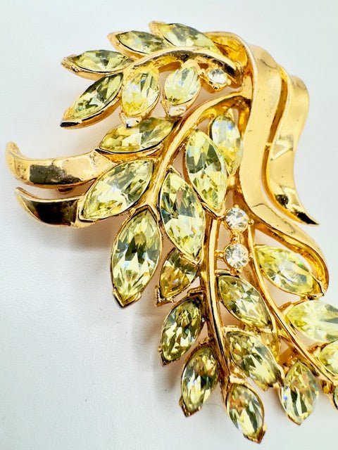 Trifari1951 Crown TRIFARI Pat Pend Alfred Philippe Light Citrine Rhinestone Brooch - Black Dog Vintage